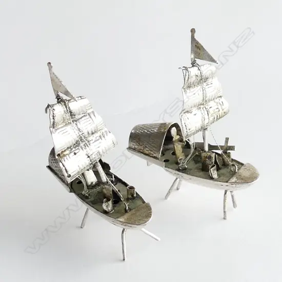 2 SILVER CHINESE JUNKS  17.4 GMS