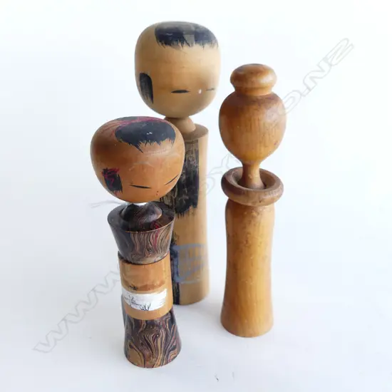 3 1960'S JAPANESE KOKESHI DOLLS, ONE FOR TEETHING CHILD (H. 190, 170 & 150MM)