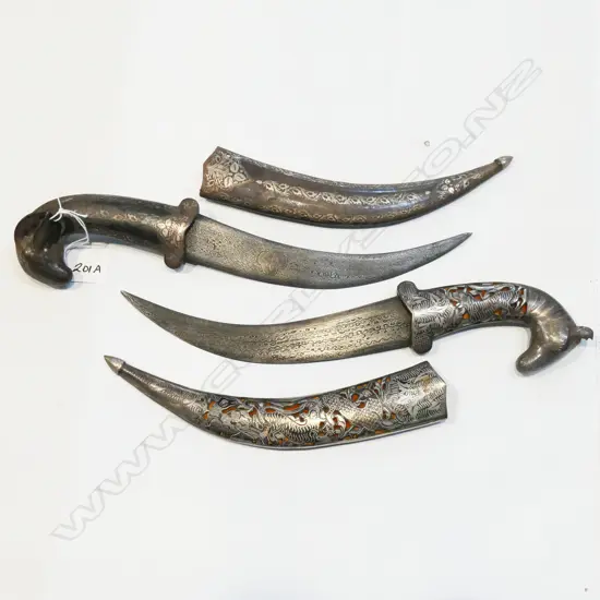 PR ANTIQUE MIDDLE EASTERN KNIVES w. DECORATED SCABBARDS L.350mm