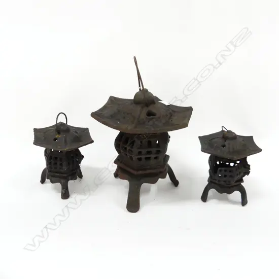3 ORIENTAL CAST IRON LANTERNS 2 X 130MM & 1 X H. 200MM