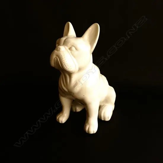 WHITE RESIN BULL DOG H.210mm