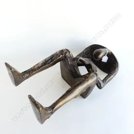 LG ABSTRACT BRONZE - SEATED MAN H.500mm