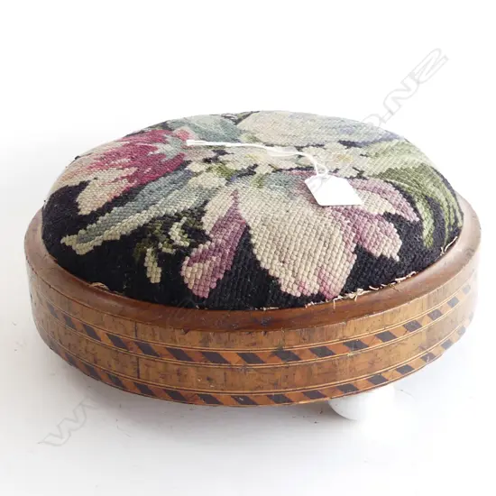 ANTIQUE VICTORIAN ROUND FOOTSTOOL WITH BUN FEET