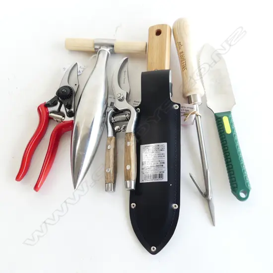 6 ASST. GARDEN TOOLS; 2 PRS SECATEURS, 2 BLADE TOOLS, WEEDER, DIBBER
