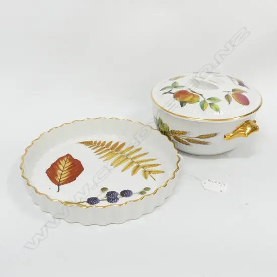 ROYAL WORCESTER LIDDED CASSEROLE & FLAN 220mm dia 