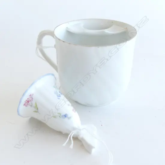 MOUSTACHE CUP AND WORCESTER CANDLE SNUFFER H 80 MM