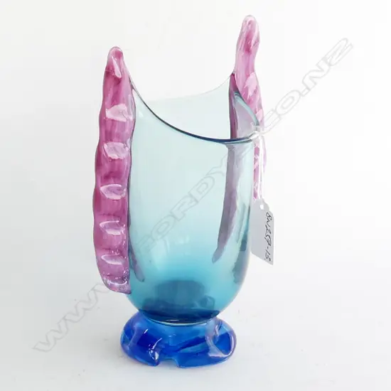 PETER VESNIK GLASS VASE SIGNED & DATED '91. H.195mm.
