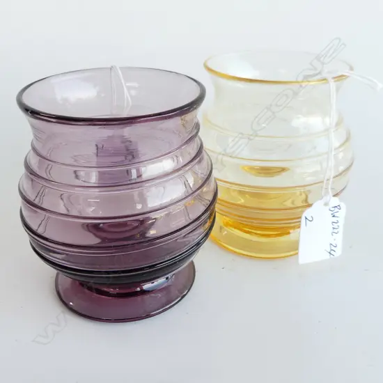 2 WHITEFRIERS TRAILED GLASS SPILL VASES. ONE GOLD AND ONE AMETHYST COLORED. BOTH H. 98mm