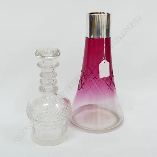 STG RIM CRANBERRY VASE H.240mm + ANTIQUE CRYSTAL SHERRY / PORT DECANTER H.190mm