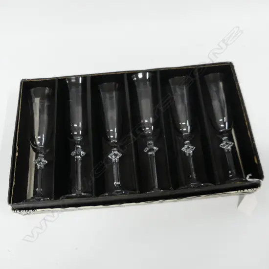 SET OF 6 SPIEGELAU CHAMPAGNE FLUTES, WITH ORIGINAL STICKERS & IN BOX