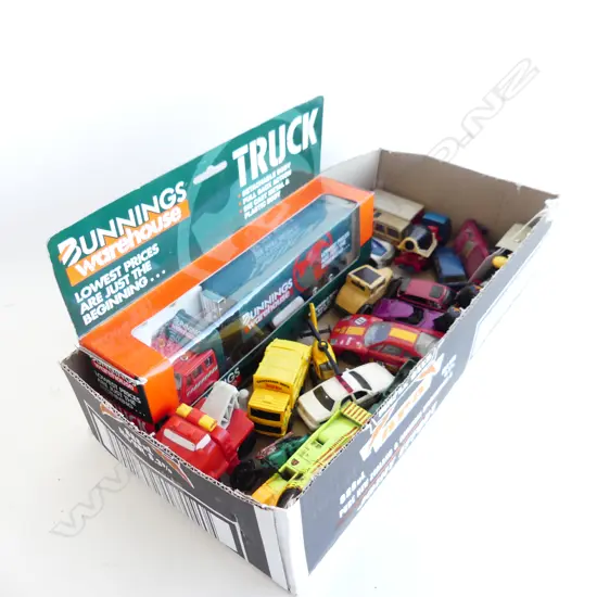 SMALL BOX 20 DIE CAST & PLASTIC CARS & TRUCKS