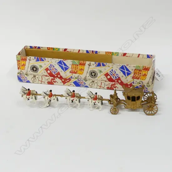 1953 QE11 CORONATION COACH DIECAST MODE IN ORIG. BOX BY CRESCENT TOYS UK L. 320MM