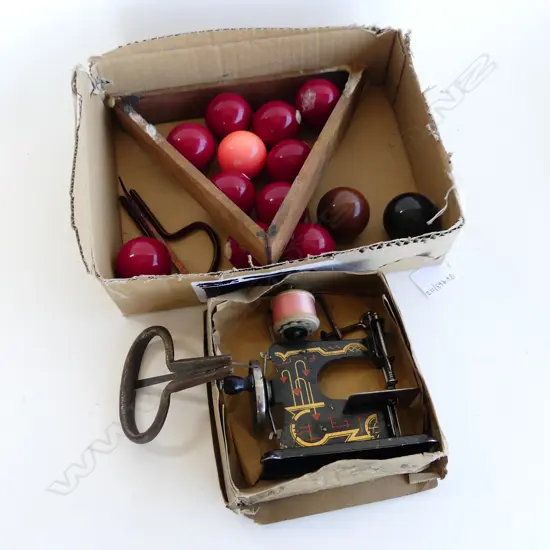 SMALL BOX SNOOKER BALLS JEWS HARPS & CHILD SEWING MACHINE BOXED W150 H150