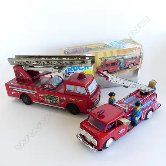 BOXED TIN TOY FIRE ENGINE & 1 UNBOXED L300MM