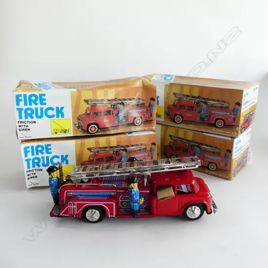 4 TIN PLATE FRICTION POWERED FIRE ENGINES MADE IN CHINA IN ORIGINAL BOXES L 280 MM