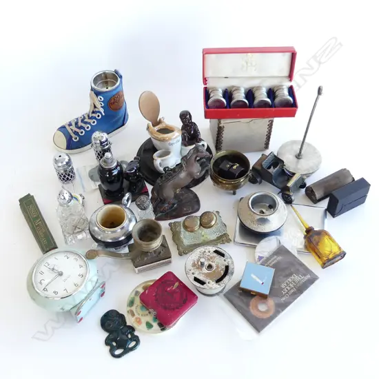 BOX OF COLLECTABE CIG LIGHTERS ASHTRAYS ETC