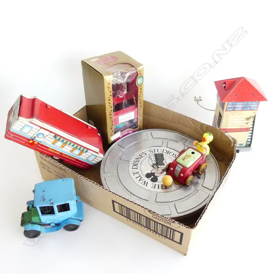 BOX LOT 5 VINTAGE TOYS & DISNEY MOVIE CAN HOLDER W265MM