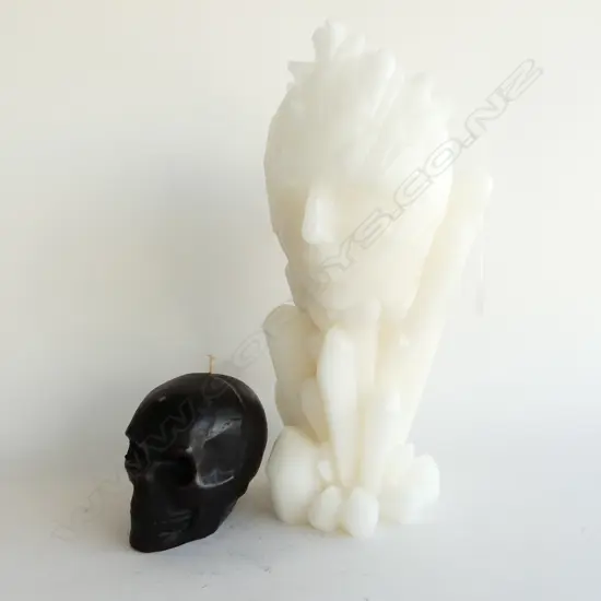2 CANDLES - WHITE LADY GAGA H.450mm & PAUL SMITH SKULL
