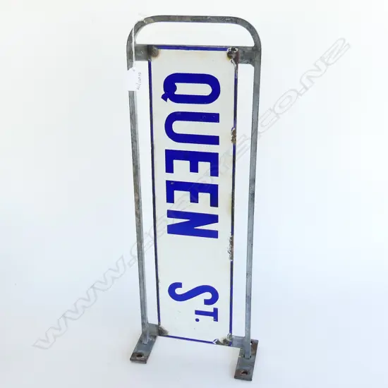 DOUBLE SIDED QUEEN ST ENAMEL ROAD SIGN L600MM