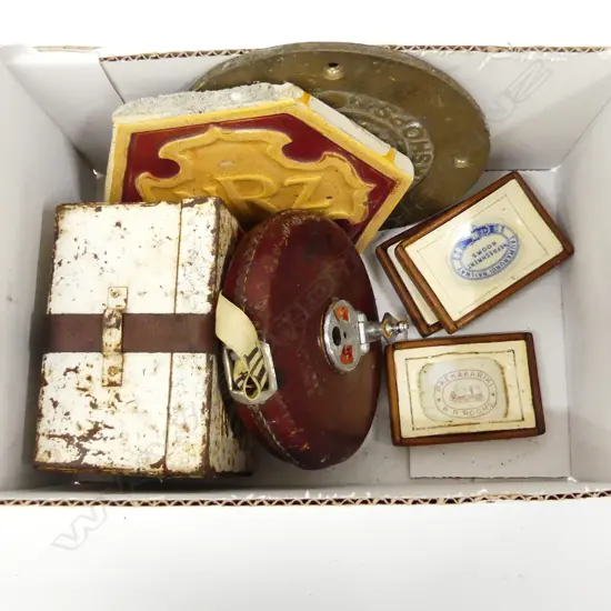 BOX ASST MEMORABILIA INCL NZ RAIL TILES, BRASS PLAQUE, MEDICAL SUPPLIES BOX ETC..