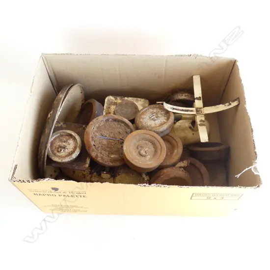 2 SETS OF VINTAGE KITCHEN SCALES & WIEGHTS.