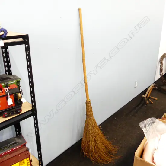 WITCHES BROOM L.1700mm