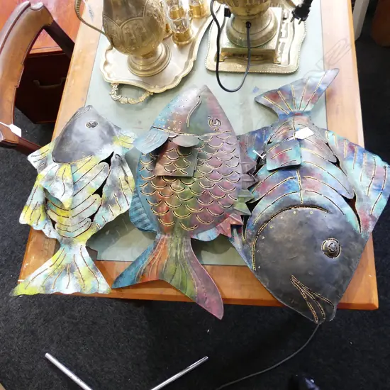 3 PAINTED METAL DECORATIVE FISH (HOLDS CANDLE INSIDE) L.560mm