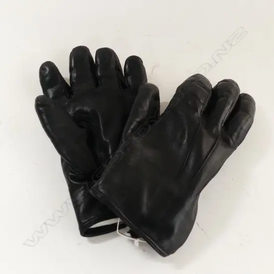 PR FRATELLI ORSINI ITALIAN BLACK LEATHER GLOVES; WHITE RABBIT LINING SIZE M W.110mm