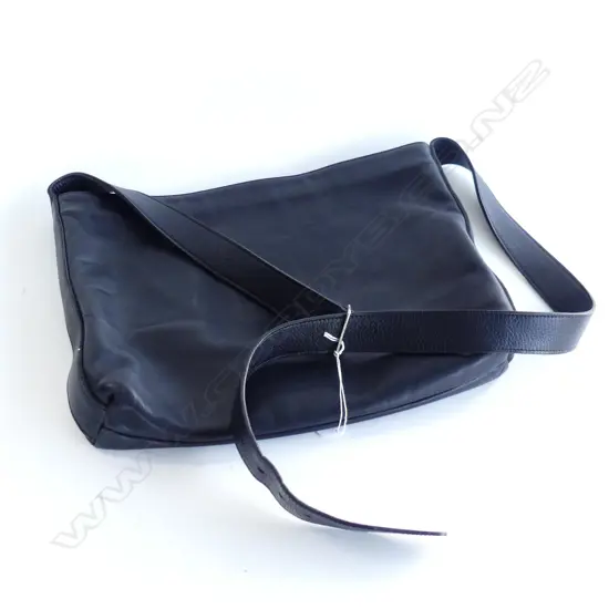 BLACK LEATHER BAG BY MINNIE COOPER MADE IN NZ W.380mm