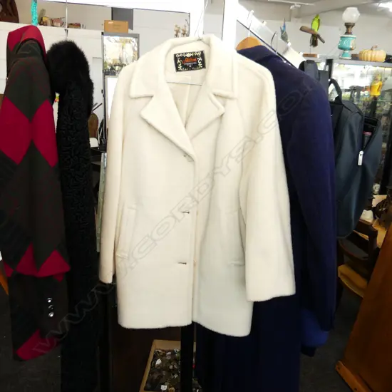 VINTAGE 1960s WHITE MOHAIR JACKET 'HILTON INTERNATIONAL NZ' 