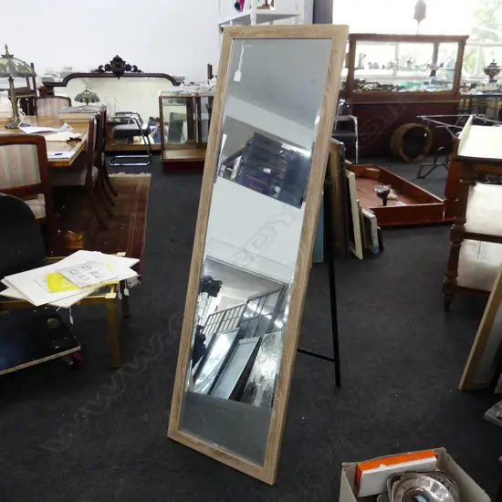 LG MODERN DRESSING MIRROR 1580x475mm