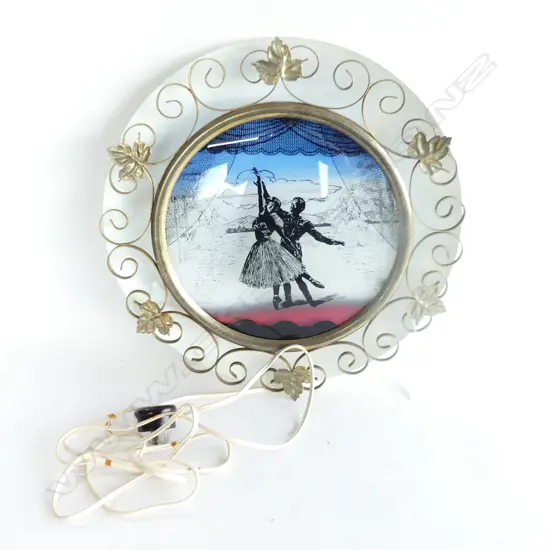 VINTAGE CONVEX BALLERINA SILHOUETTE WALL LIGHT - GOLD PAINTED METAL FRAME DIA 430MM