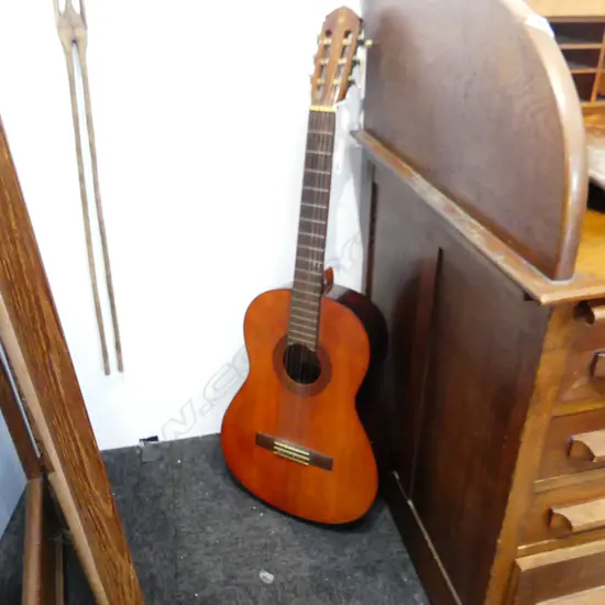 VINTAGE ACOUSTIC GUITAR YAMAHA G-80A