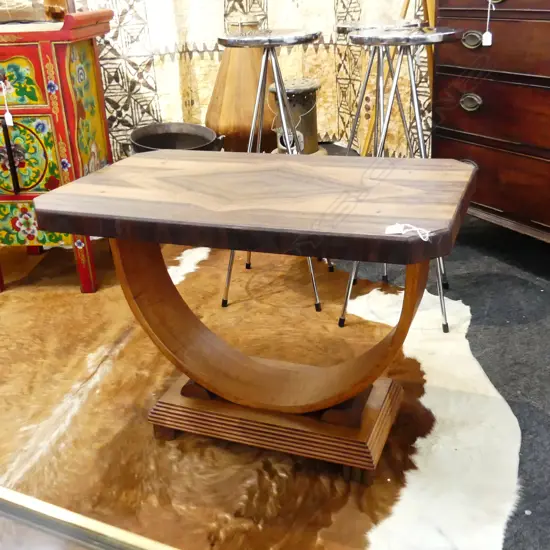ART DECO WALNUT SIDE TABLE w. BOOK MATCHED TOP 750 x 440 x 535mm