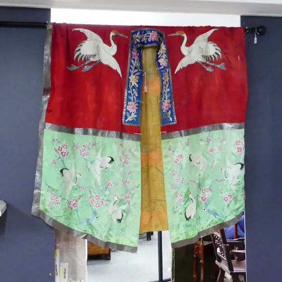 VINTAGE JAPANESE SILK KIMONO EMBROIDERED w. CRANES ON CURTAIN POLE L.2900mm