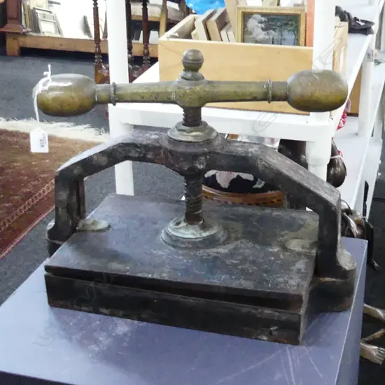 LG VINTAGE BOOK PRESS H. 340MM