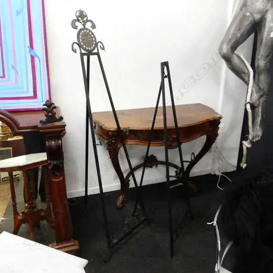 2 BLACK METAL EASELS H.1700mm