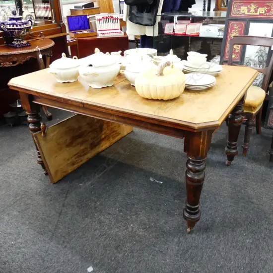 EARLY 20thC KAURI EXTENSION TABLE WITH CRANK & 1 400mm LEAF 1410x1000x740mm