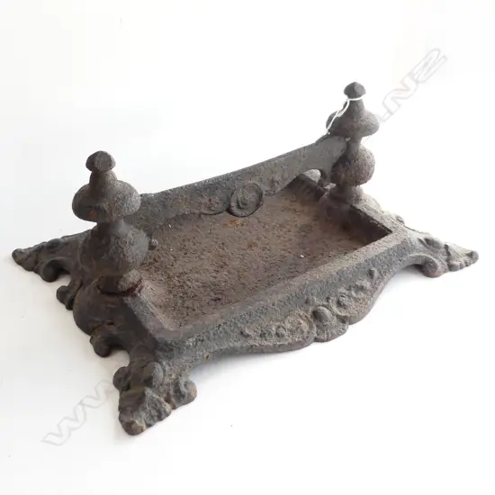 VICT. CAST IRON BOOT SCRAPER