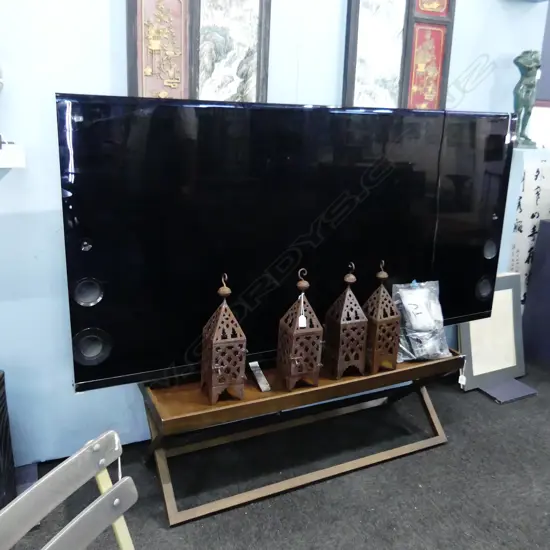 LG SONY TV 865x1730mm w. ACCESSORIES (KD-65X9000B)