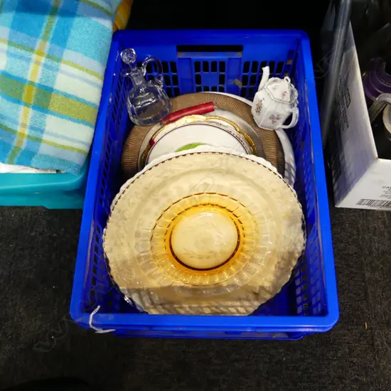 LG CRATE ASST CHINA & GLASS INCL PLATES, BOWLS ETC..