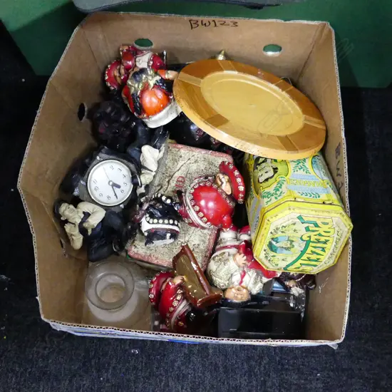BOX LOT RESIN MEXICAN BAND, OLD TINS ETC