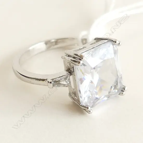 LG FAUX DIAMOND & 925 SLVER DRESS RING SIZE P