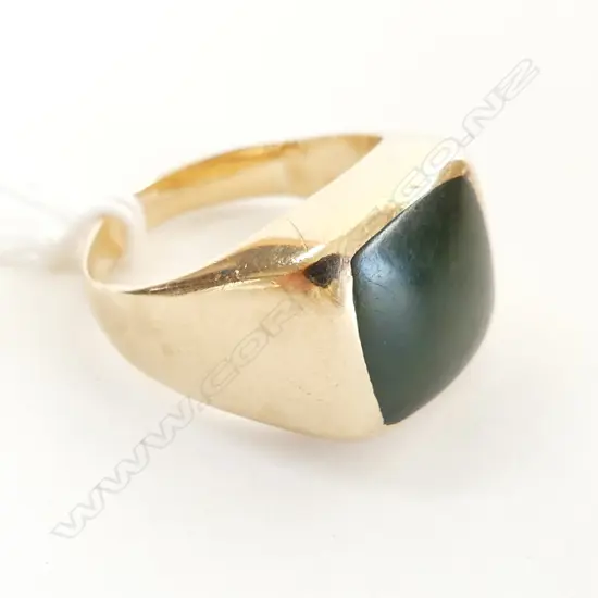 9CT GOLD SET POUNAMU DRESS RING 10.8GMS