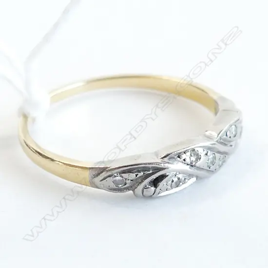 18CT GOLD & DIAMOND ETERNITY RING 2.7GMS 