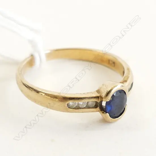 9CT GOLD, SAPPHIRE & DIAMOND RING 2GMS  SIZE N
