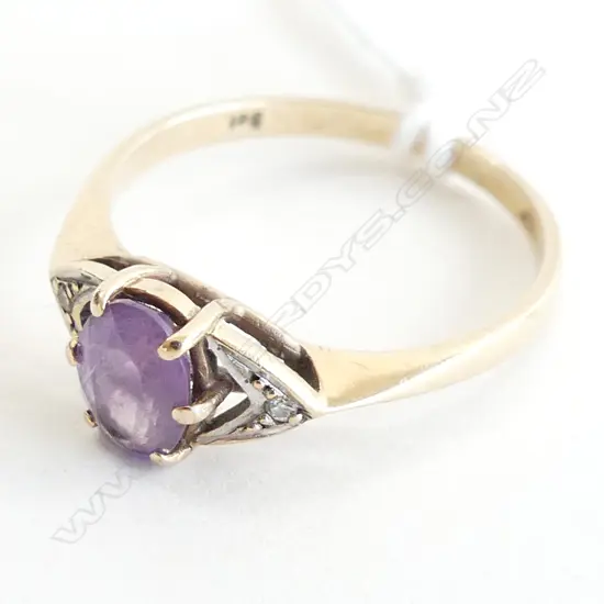 9CT GOLD, AMETHYST & DIAMOND RING 1.8GMS SIZE P