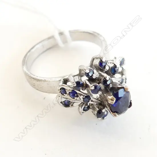 9ct WHITE GOLD SAPPHIRE DRESS RING 4.2gm  SIZE L
