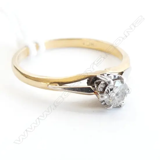 18ct DIAMOND SOLITAIRE RING approx. 0.25ct  size N 1/2