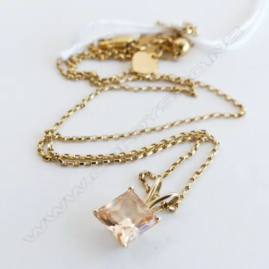 14CT GOLD PENDANT NECKLACE 2.58gms. L.440mm